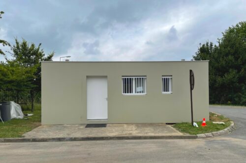LOCAL GARDIEN MODULAIRE BETON NEUF